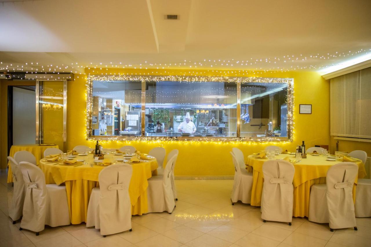 Hotel Residence Federiciano Valenzano Exterior photo